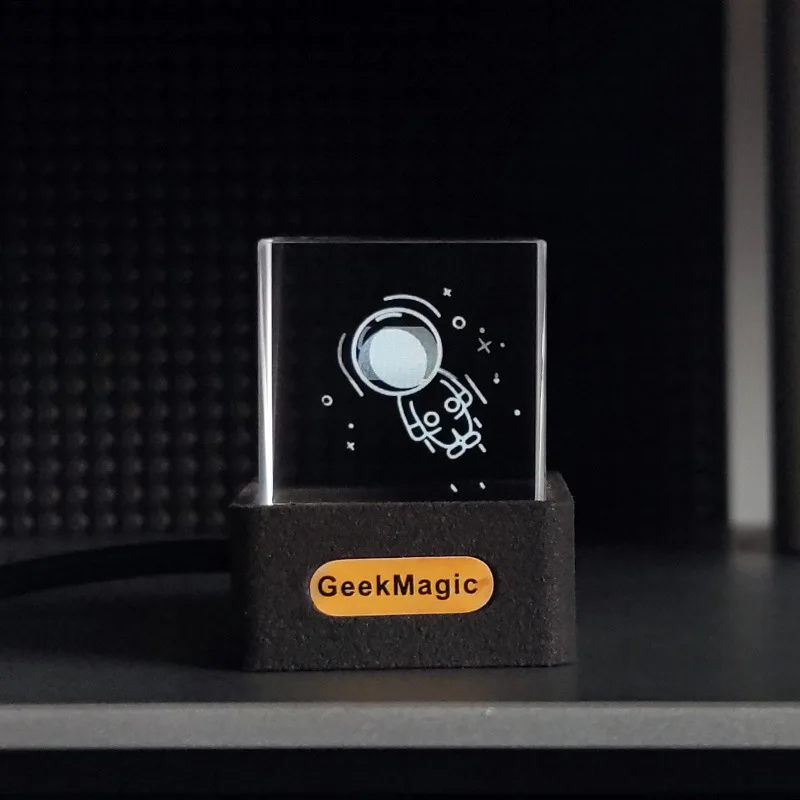 

GeekMagic GIFTV Crystal Голографическое украшение рабочего стола: умная метеостанция с ПОДАРОК-анимацией и фотоальбомами