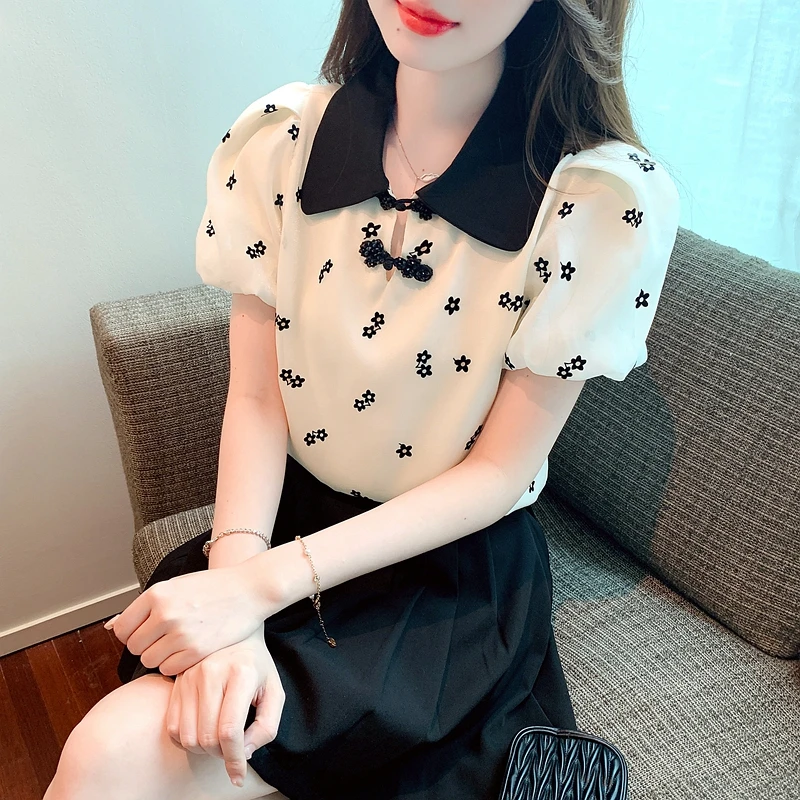 Летняя женская блузка с коротким рукавом и кукольным воротником Повседневная