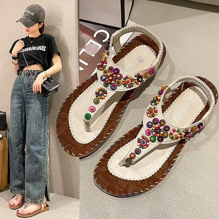 Женские замшевые босоножки на плоской подошве бежевые большого размера с