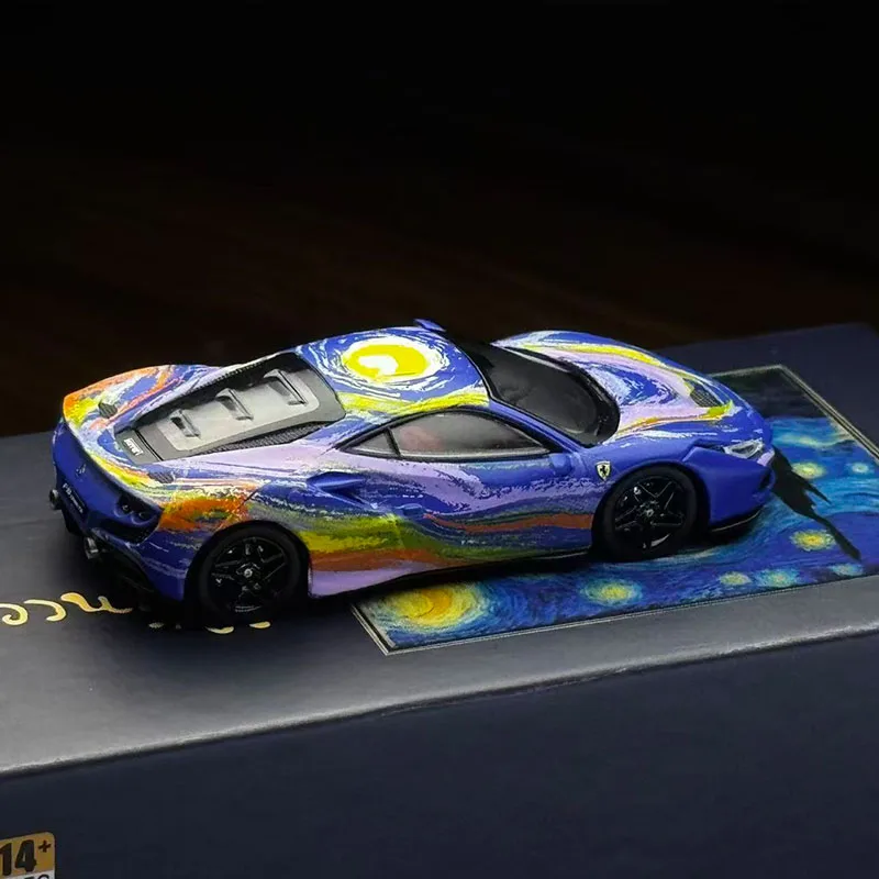 Фото В наличии: Коллекционная модель Karium 1:64 Ferrari F8 Tributo Van Gogh The Starry Night Art Livery, лимитированная серия 699 шт., литая под давлением, суперкар, украшение для стола №4