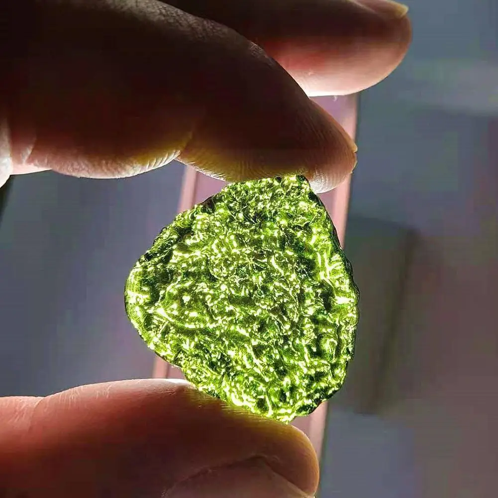 

5-10 г натуральные зеленые аэролиты из Moldavite