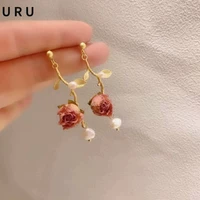trendy jewelry flower dangle earrings hot sale metal alloy golden plating leaf natural pearl drop earrings for women gifts