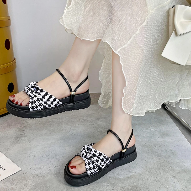 

BCEBYL Summer Flip Flops Beach Sandals New Bowknot Fish Mouth Thick Bottom Fashion Women's Shoes Sexy Slippers shoes for women
