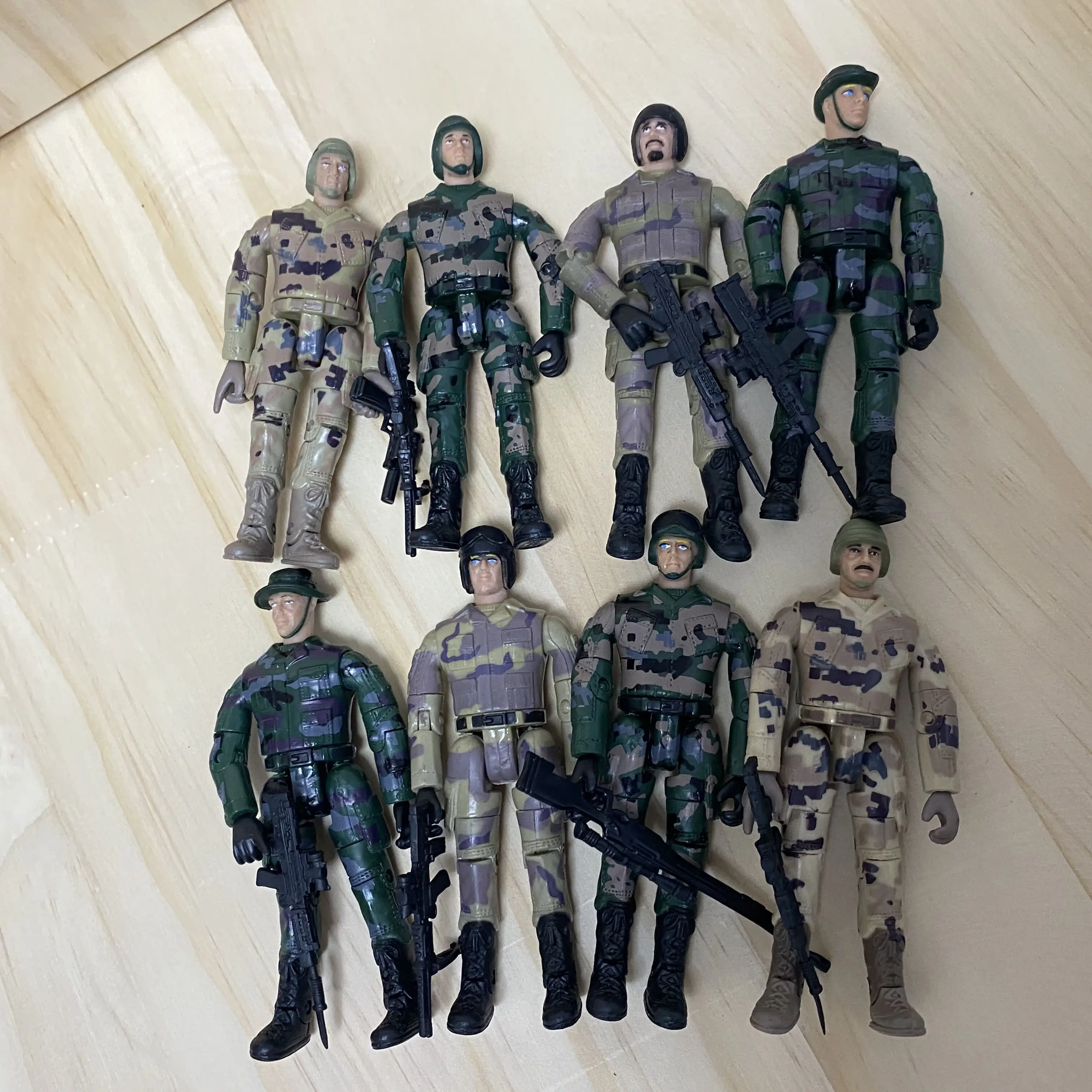 

Random 4pcs World Peacekeepers Camo Army Military Elite Soldier 3.75 INCH Action Figure toys
