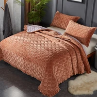 luxury bedspread on the bed super king queen size quilt winter velvet plaid bed cover non slip flannel mattress cover blankets