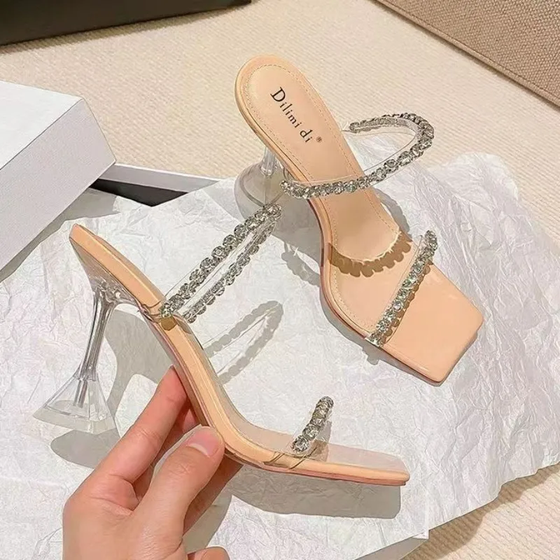 

Женские туфли-лодочки на высоком каблуке, из ПВХ