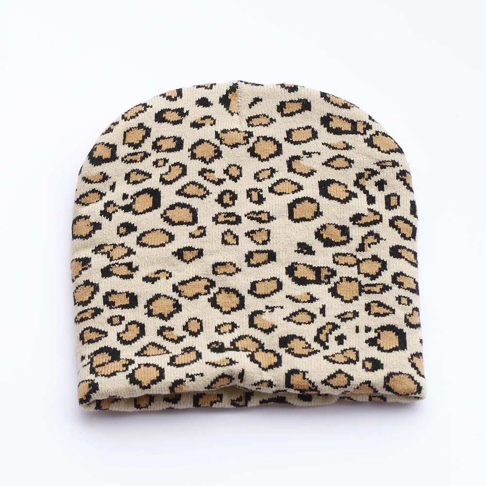 Шапка-бини унисекс с леопардовым принтом