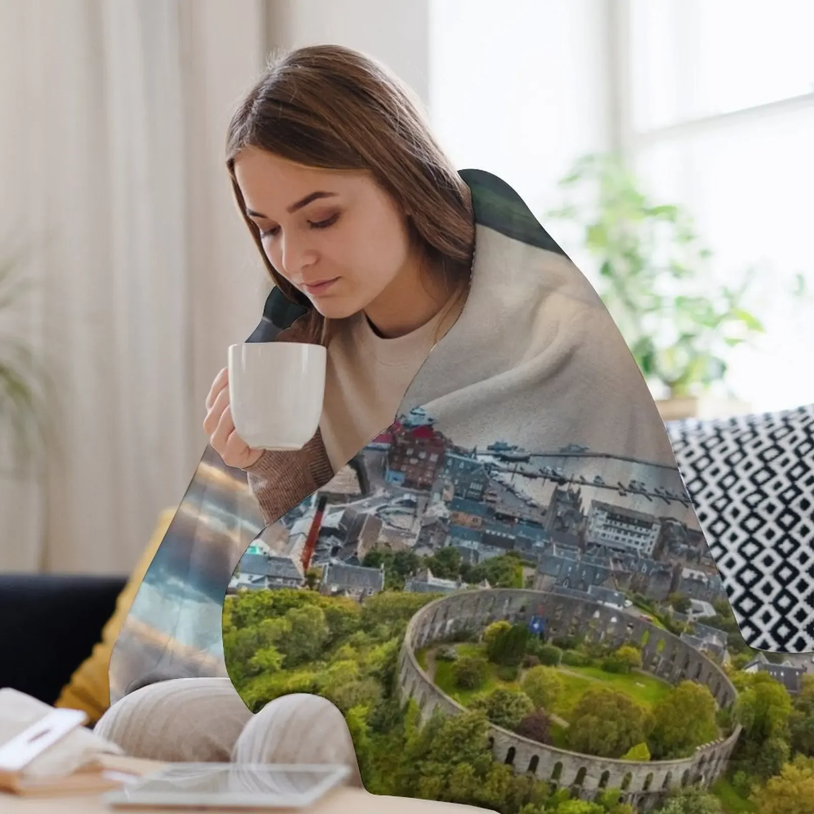 Фланелевое одеяло Sunset over beautiful Oban Scotland - Scottish Landscape Photography