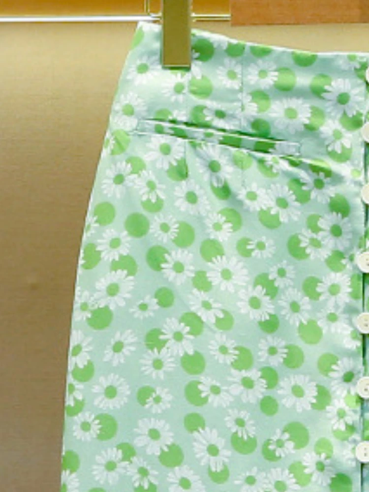 

Women Skirt 2023 Spring New Daisy Floral Single-breasted Slit Skirt