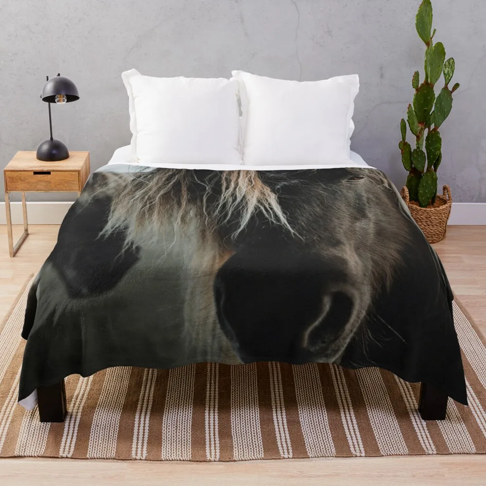 

Close up straight look of horse Throw Blanket Large Fluffy Plaid Cute Blanket Plaid 3D Blanket