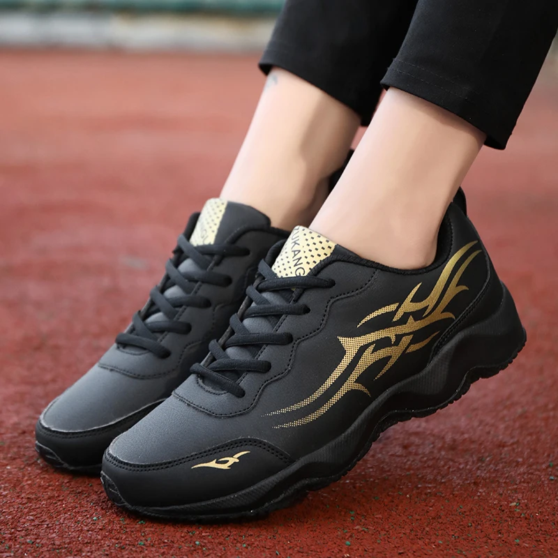 New Casual Sport Women's Flat Shoes Comfortable Leather Breathable Light Women's Sneakers Outdoor Walking Non Slip Womans Shoes