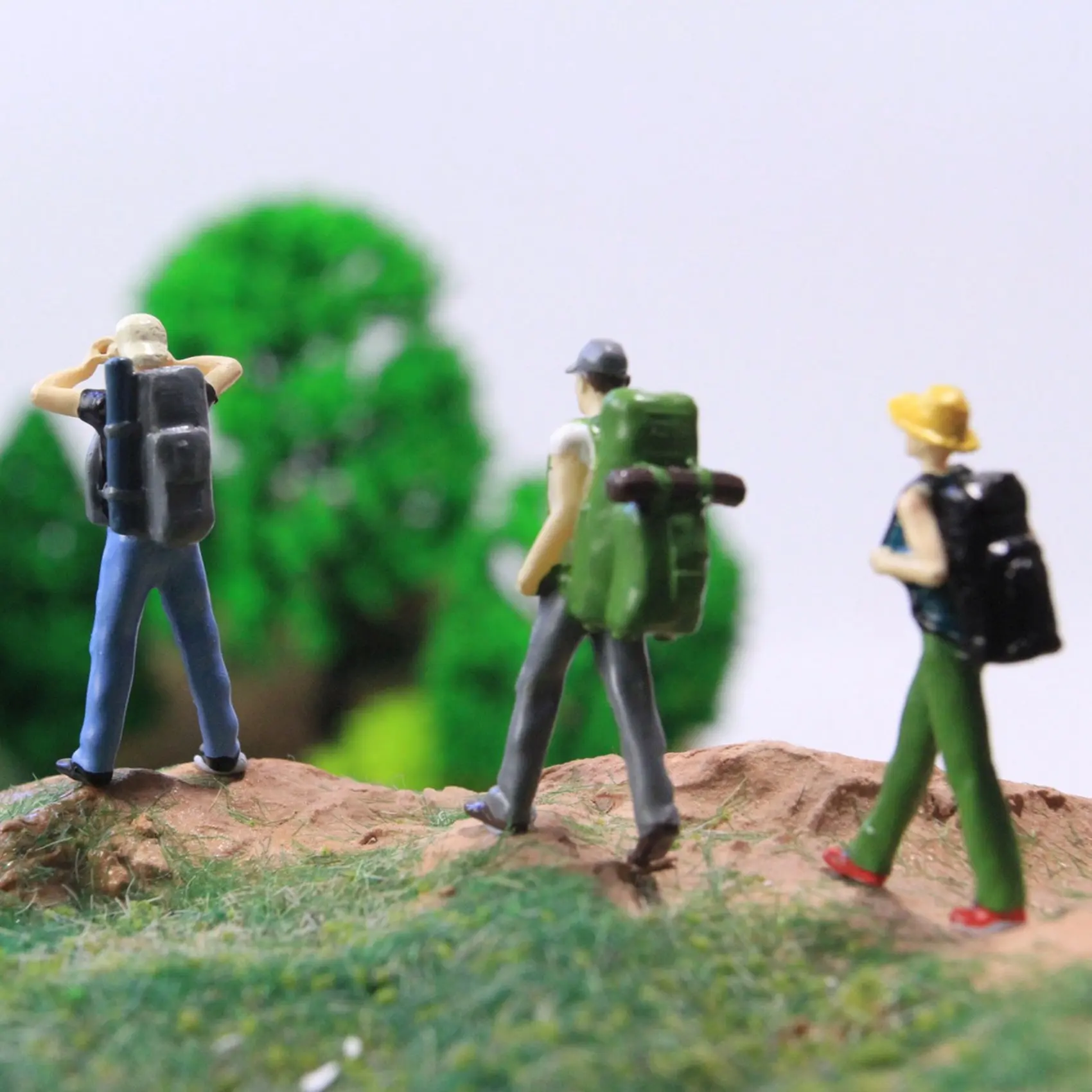 

Resin 1:64 Scale Figure Diorama Street Hiker Character Figurine Backpacker Suit Miniature Puppet Sand Table Household A