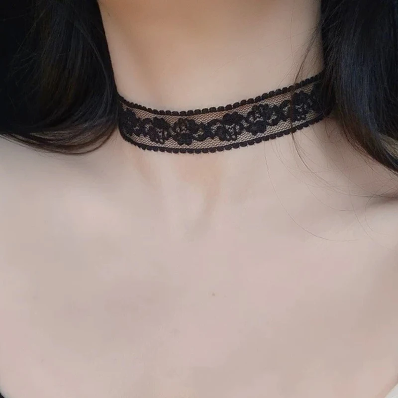 Фото Сексуальное кружевное ожерелье в стиле панк с цветком для женщин и девочек, винтажное черно-белое кружевное ожерелье-цепочка на ключицу, ювелирные аксессуары на шею ﻿ №1