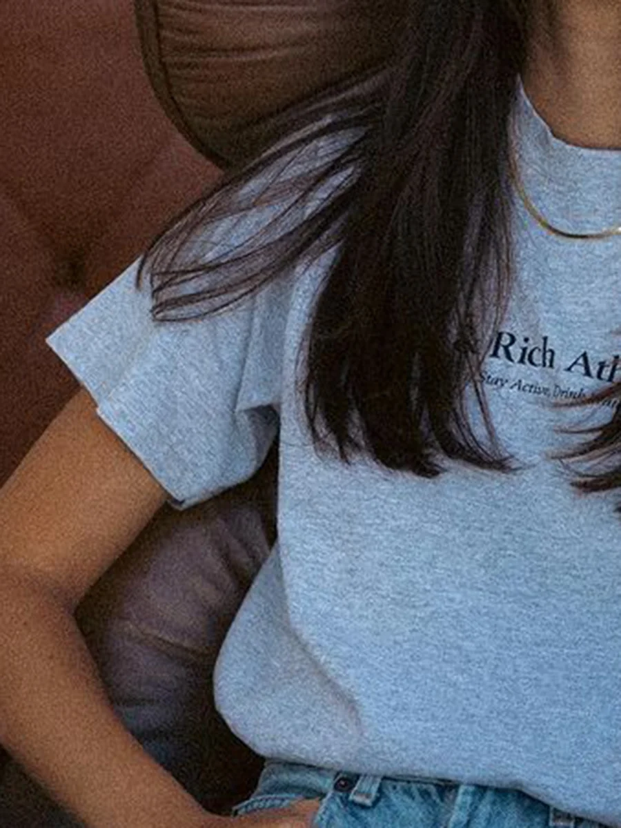 

Футболка женская с круглым вырезом, коротким рукавом и надписью