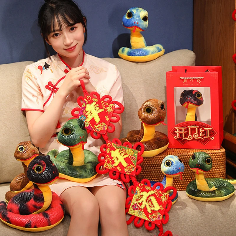 2025 китайские новогодние украшения милый зодиак змея плюшевый брелок кулон
