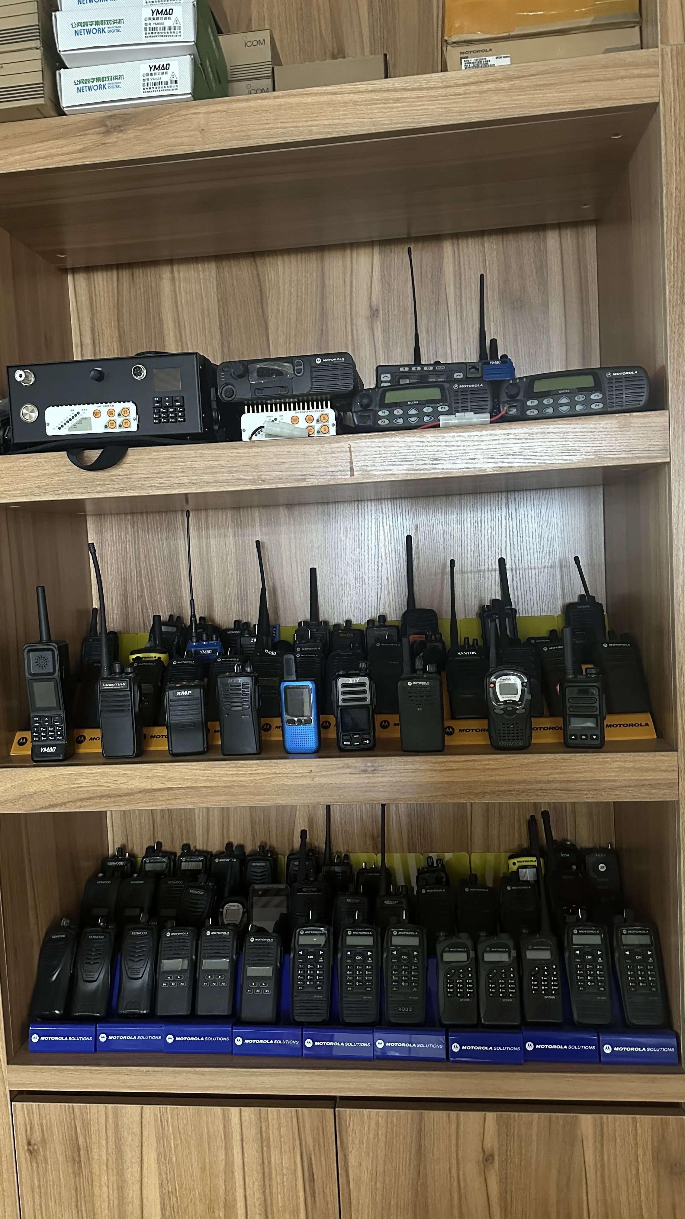 Фото Микрофон-гарнитура PMMN4075 PMMN4075A для радиостанций Motorola DP2400e DP2600e XiR P6600i / P6620i №4