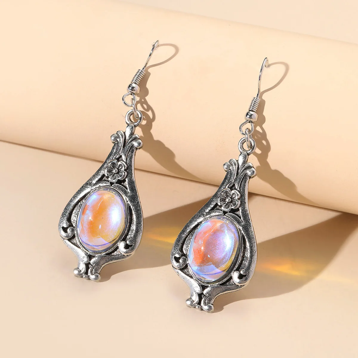 

Simple pear-shaped flower personality earrings retro moonstone ladies earrings spot Gift Jewelry Wholesale