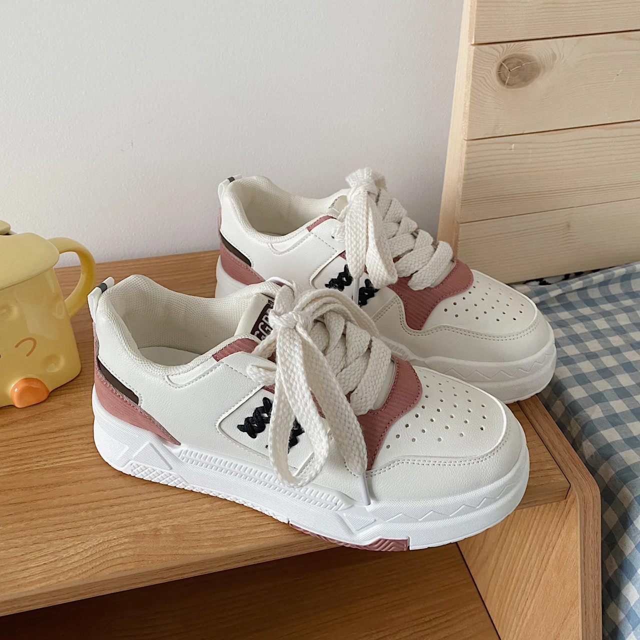 Women Casual Sports Shoes Breathable Mesh Height-increasing Shoes Outdoor Walking Female Autumn New Sneakers Zapatos De Mujer