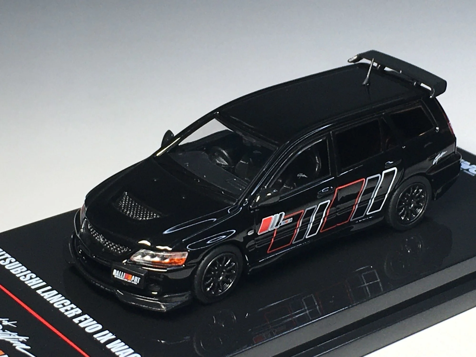 

Inno 1/64 Lancer Evo IX Wagon 2005 Ralliart Black коллекция литых моделей автомобилей Ограниченная серия