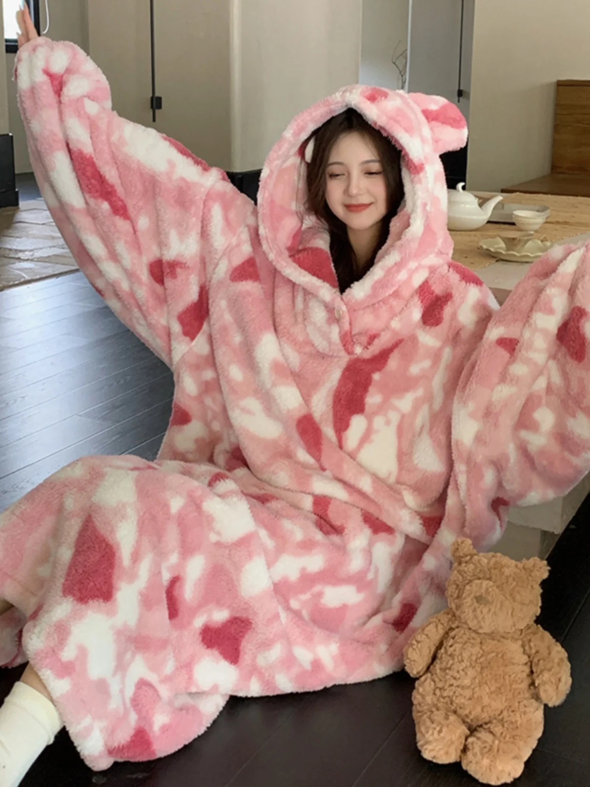 Leopard Print Large Nightgown Autumn and Winter Coral Fleece Men's Women's Same Sle Fleece-lined Thickened Cartoon Hood...