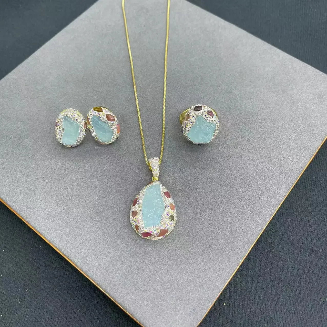 

Набор камней аквамарин и турмалин