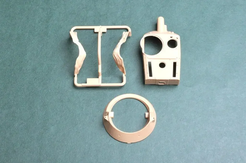 Сборочный комплект Hobbyboss 82489 1/35 Французский колесный развевательный автомобиль