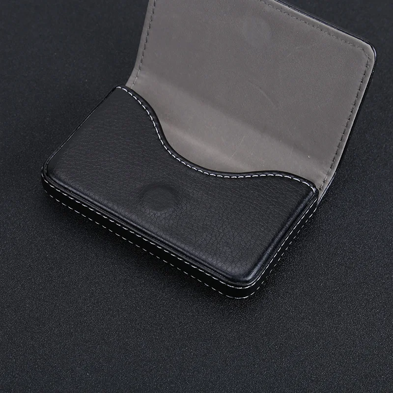 Визитница из искусственной кожи с магнитной пряжкой