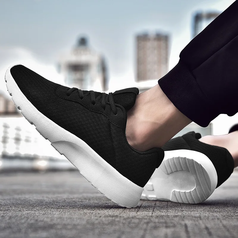 

Men Shoes Light Sport Running Mesh Breathable Shoes Couple Summer Lace Up Sneakers Zapatos Mujer Fashion Outdoor Walking Shoes