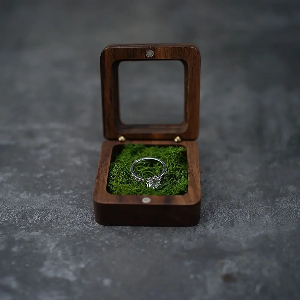 Деревянная коробка для колец