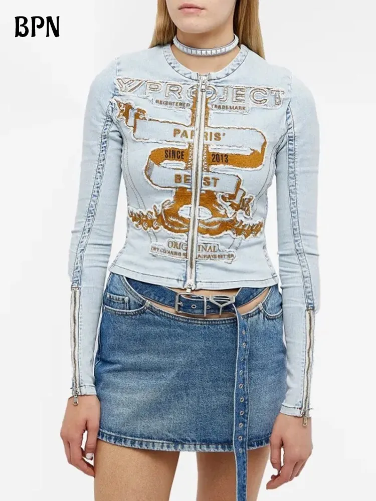 

Куртка женская джинсовая с вышивкой, круглым вырезом и длинным рукавом