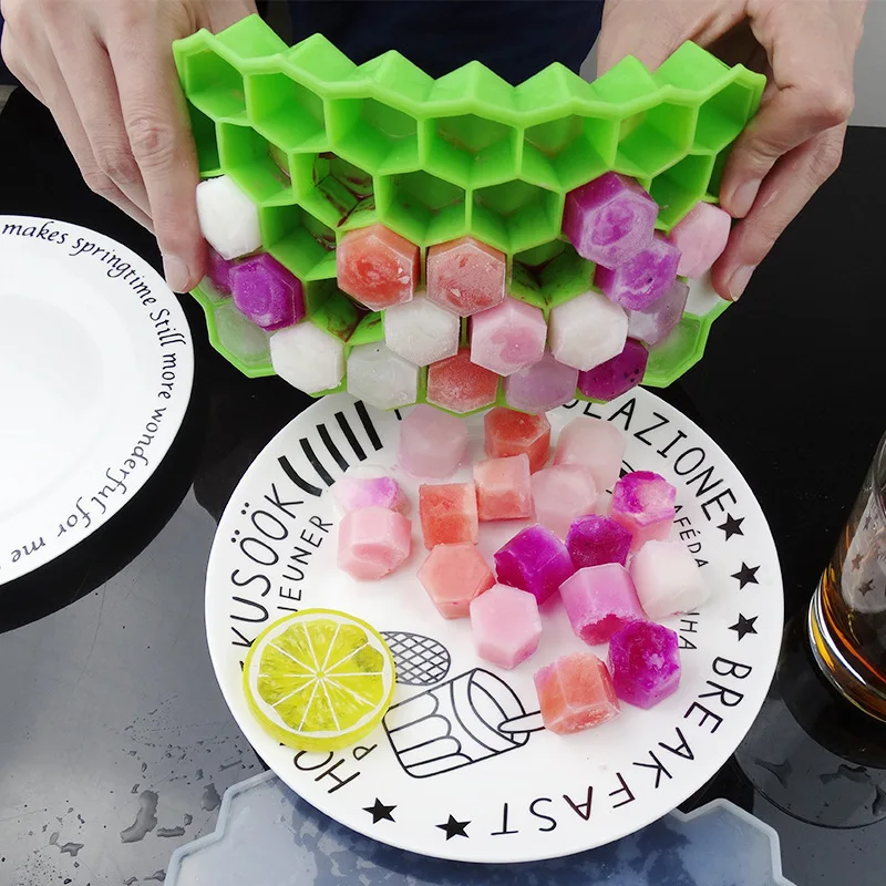 

37 Cavity Ice Cube Tray Honeycomb Ice Cube Mold Food Grade Flexible Silicone Ice Molds for Whiskey Cocktail with Removable Lids