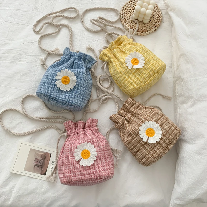 

Fashion Small Shoulder Bags Women Drawstring Straw Beach Bags Flower Embroidery Bags Ladies Lace Crossbody Handbags for Travel