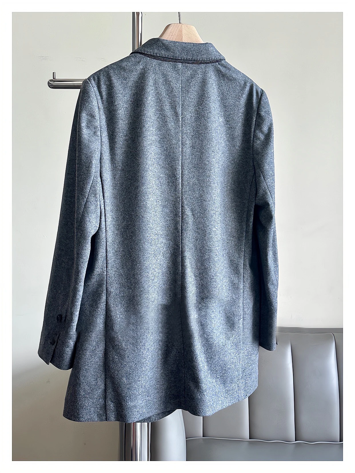 Рисунок 4 - Женский шерстяной костюм B * c