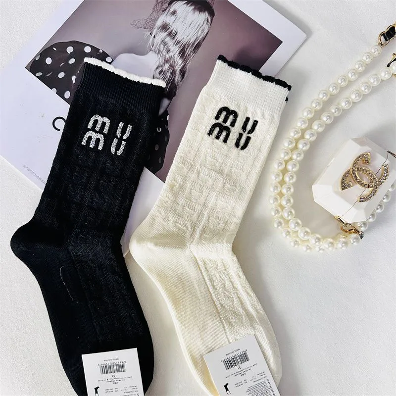 

Ladies Cotton Socks 1 Pair Luxury Letter Designer Breathable Tube Cute Sock
