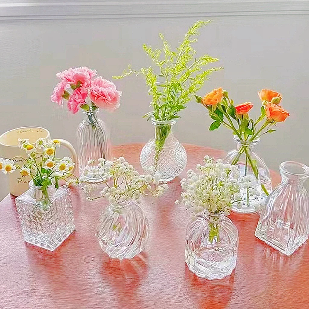 

Прозрачные стеклянные мини-вазы