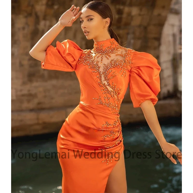 

Атласные платья для выпускного вечера с высоким вырезом, аппликацией из бисера, коротким рукавом и разрезом, оранжевые вечерние платья от к...