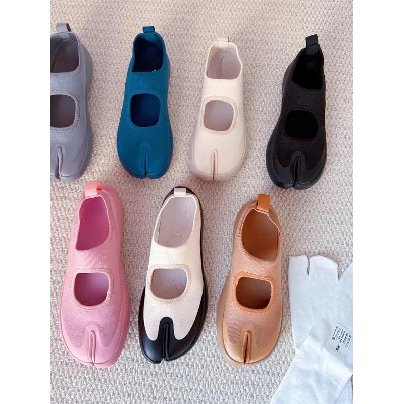 Розовые черные коричневые серые синие туфли таби с разделенным носком весна/лето