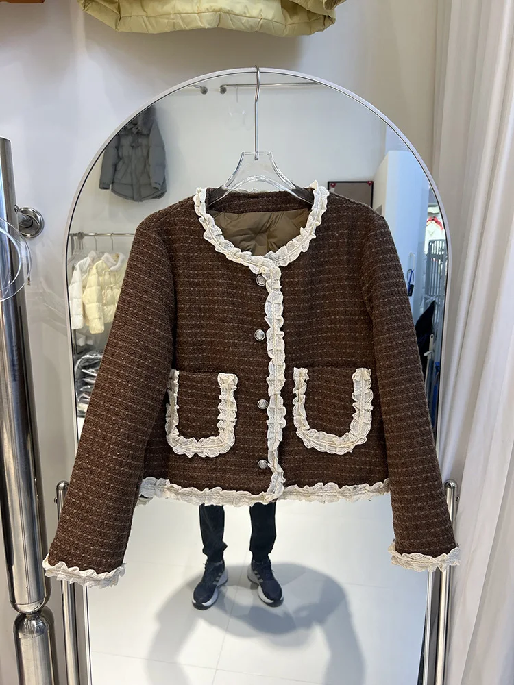 Женский пуховик во французском стиле новинка зимы 2024 теплая куртка на белом