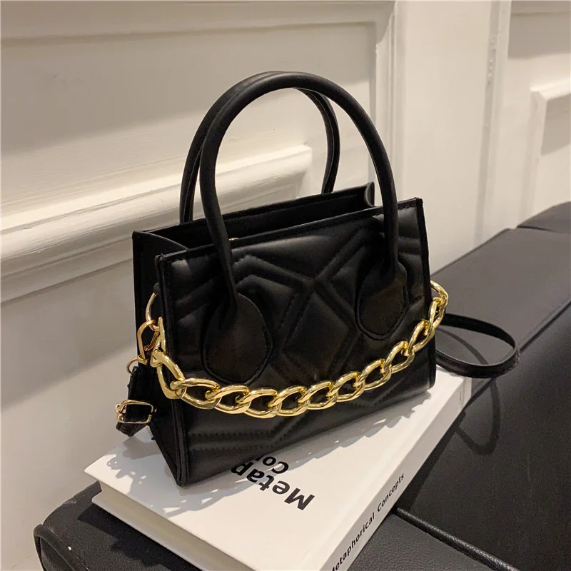 

Pu women's bag 2022 Korean fashion embroidered thread small Xiangfeng Lingge personalized thick chain portable Messenger Tote