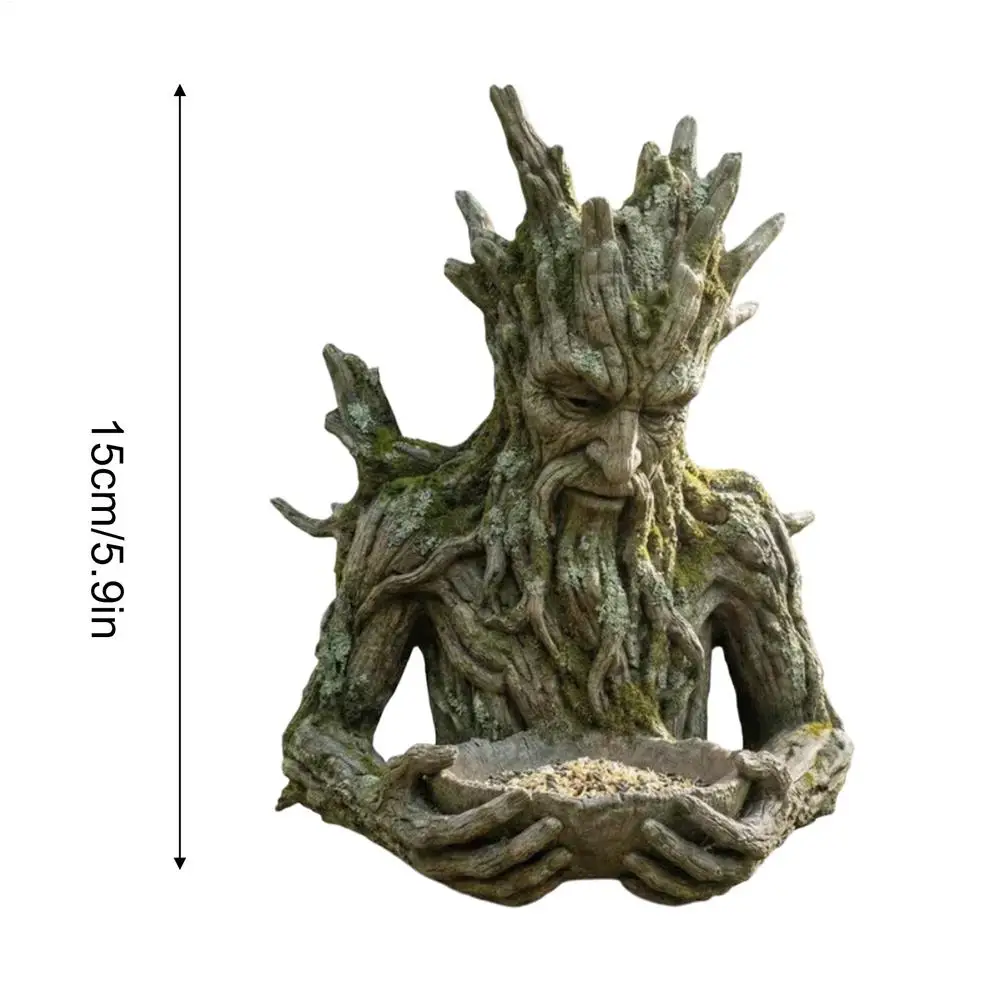 

Пластиковая кормушка для птиц