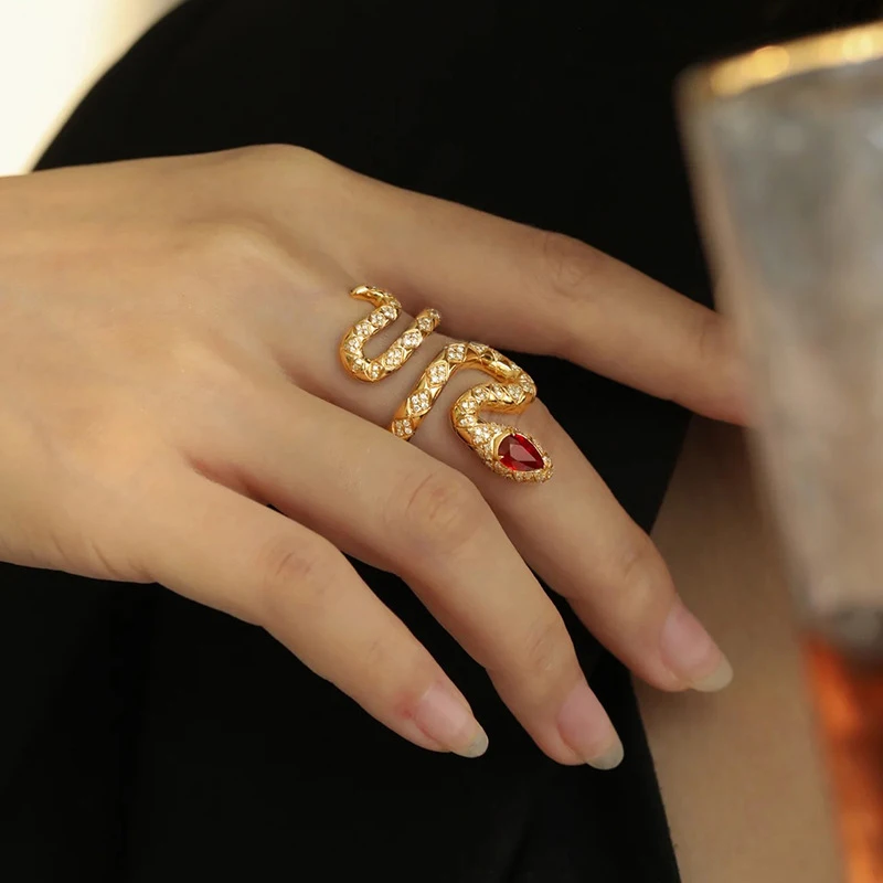 

New Personality Red CZ Snake Rings for Women Luxury Gold Color Sparkling Paved Crystal Cubic Zirconia Fashion Wedding Jewelry