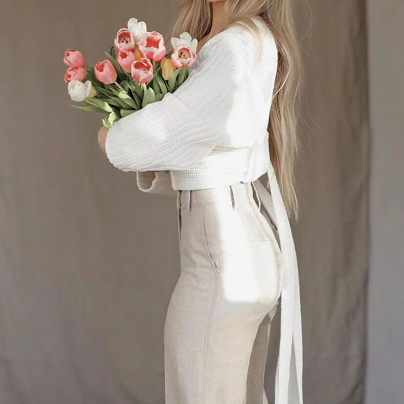 

Feminine Open Back Hollow Fashion V-neck Low-Cut Cardigan Lace-up Sweater Crop Sweater 2021 Ladies Lace-up Halter Knit Sweater