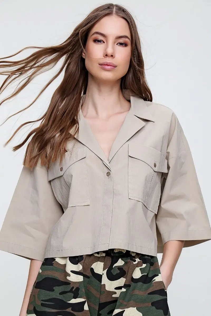 

Women beige envelope pocket Crop Poplin shirt ALC-X6045