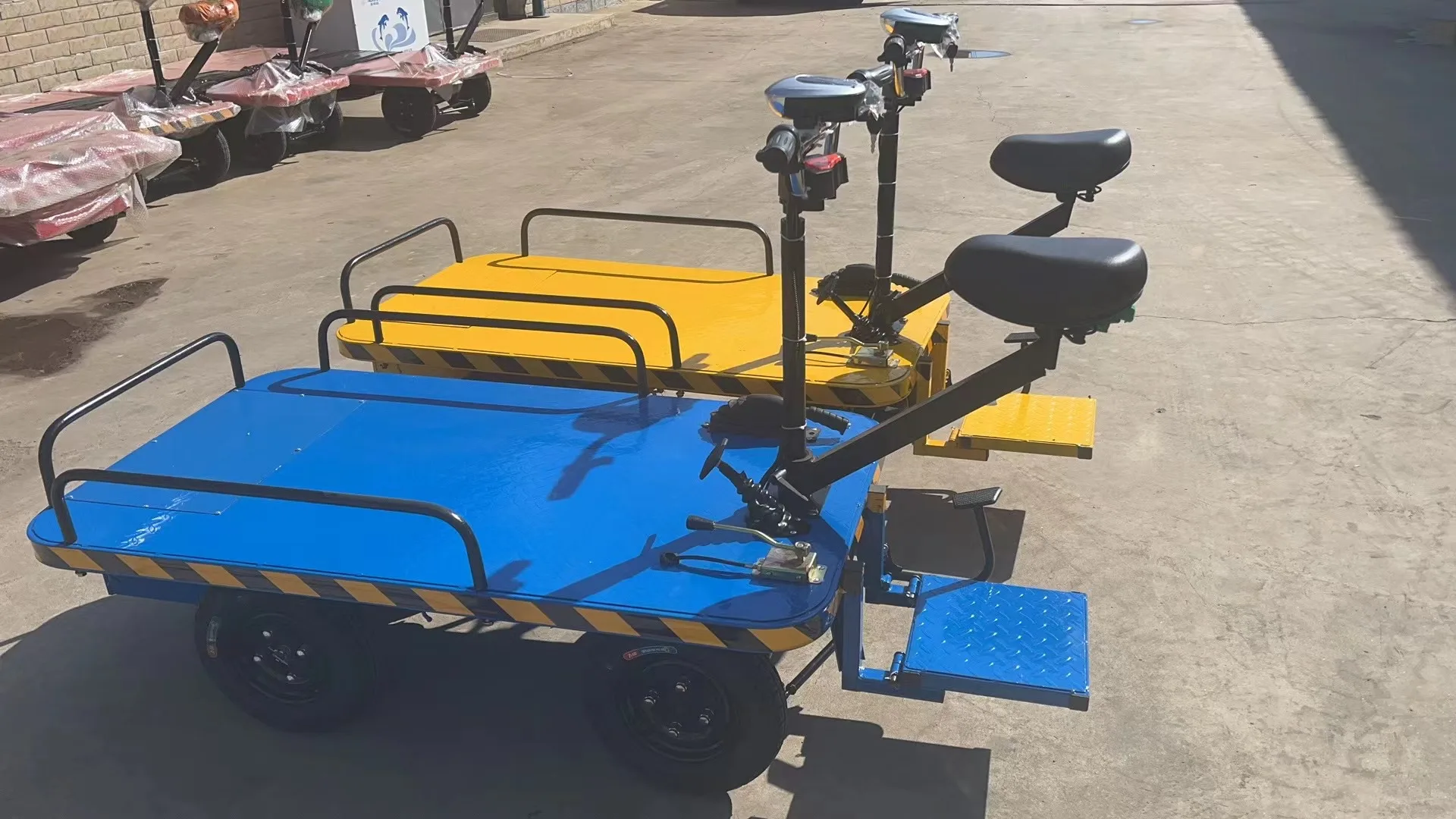 Новая строительная площадка тянущаяся груз в лифт-тележки фермерский