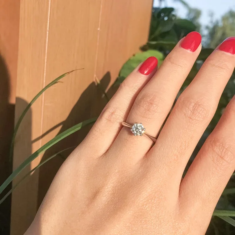 Кольцо из серебра в тибетском стиле с фианитом 1 карат |