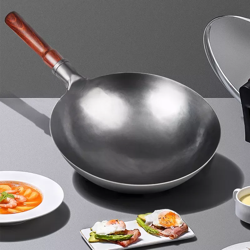 

2022New Pan,No Chemical,Chinese Traditional Iron Wok With Detachable Wood Handle,Scratch Resistant Hand Hammered Pan Kitchen Coo