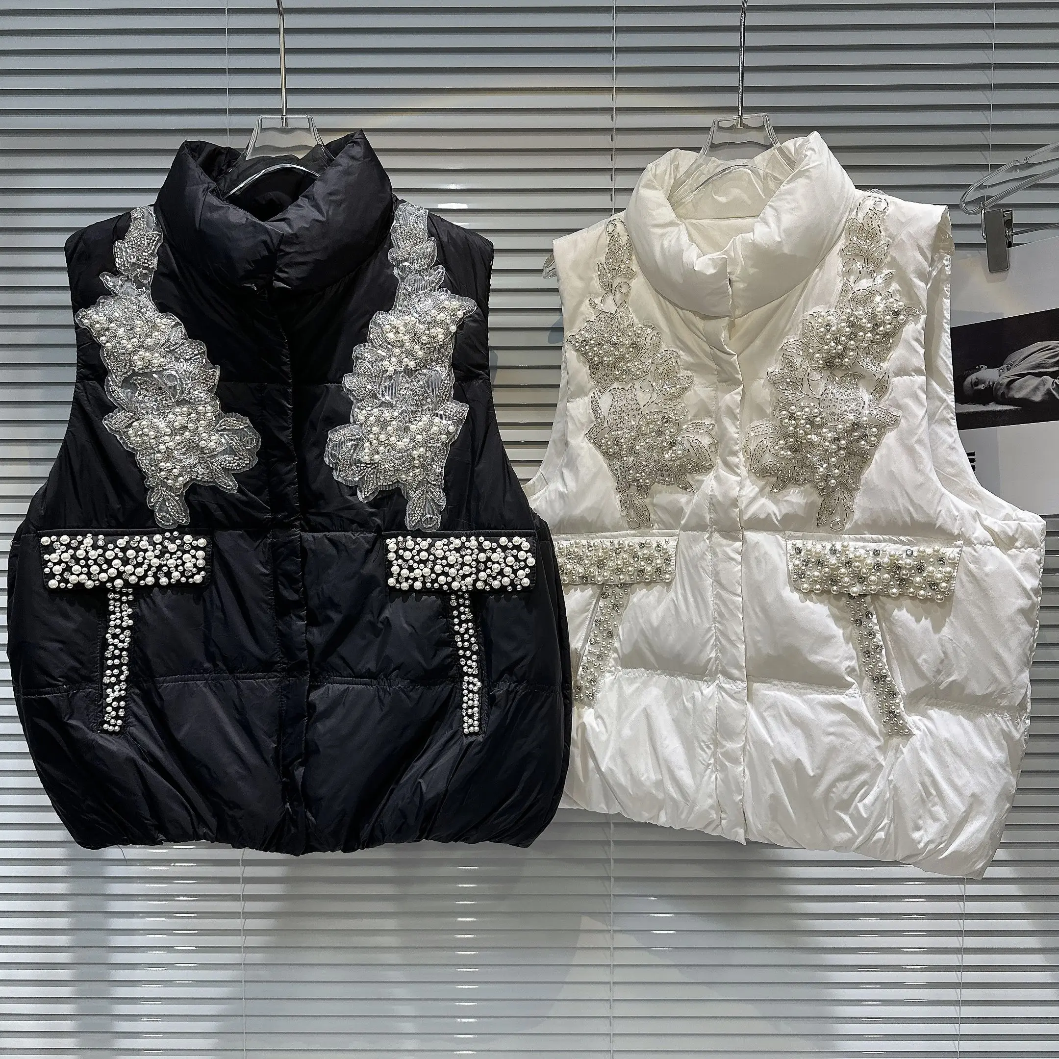 

Женский жилет с воротником-стойкой, Теплая стеганая куртка без рукавов с вышивкой и стразами, универсальная верхняя одежда, Новинка осени 2023