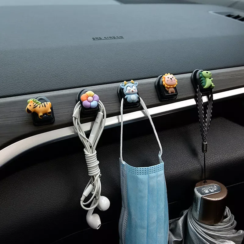 

Car Tools 2Pcs Car Mini Cartoon Hooks Cute Animal Decoration Automobile Interior Organizer Holder Durable Small Hook Car Accesso