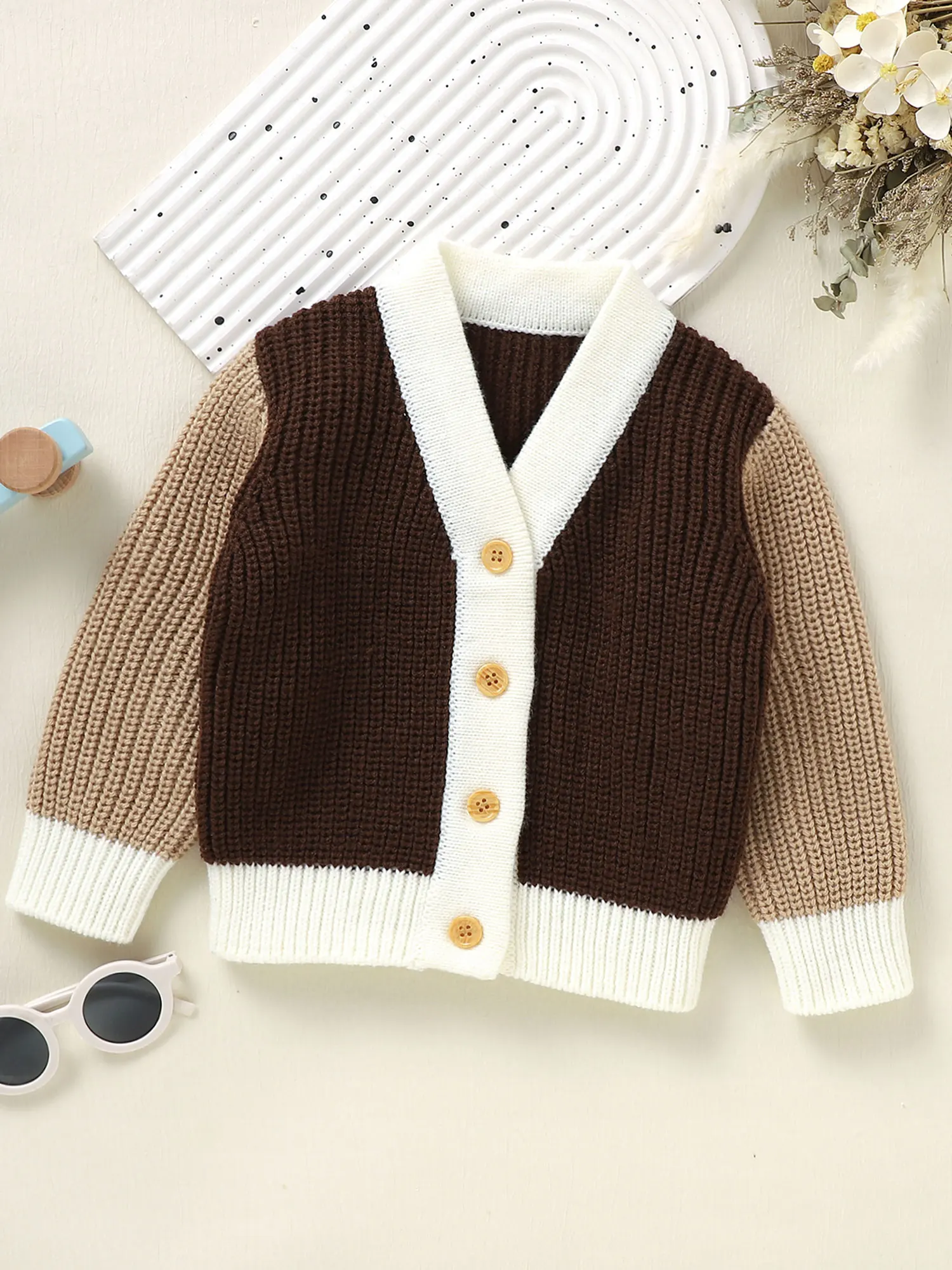 

Cute and Cozy Infant Hooded Knit Sweater with Adorable Animal Ears - Warm Button-Up Cardigan for Baby s Autumn Wardrobe