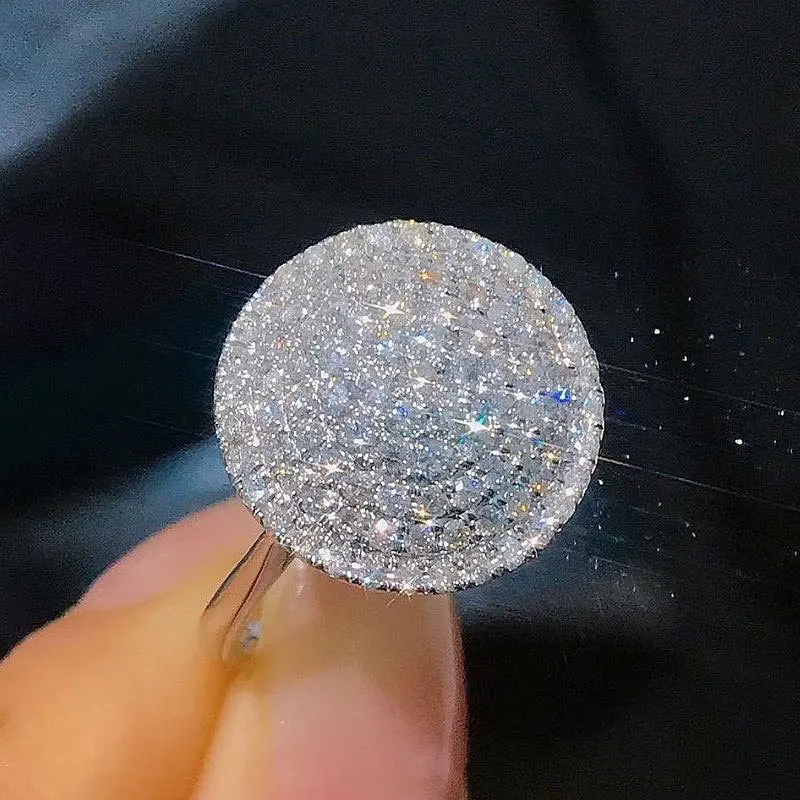 Женское кольцо из сплава, с бриллиантами Женское кольцо из сплава, с бриллиантами